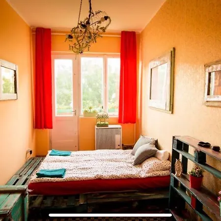 Cosy Art Flats In Central Budapest